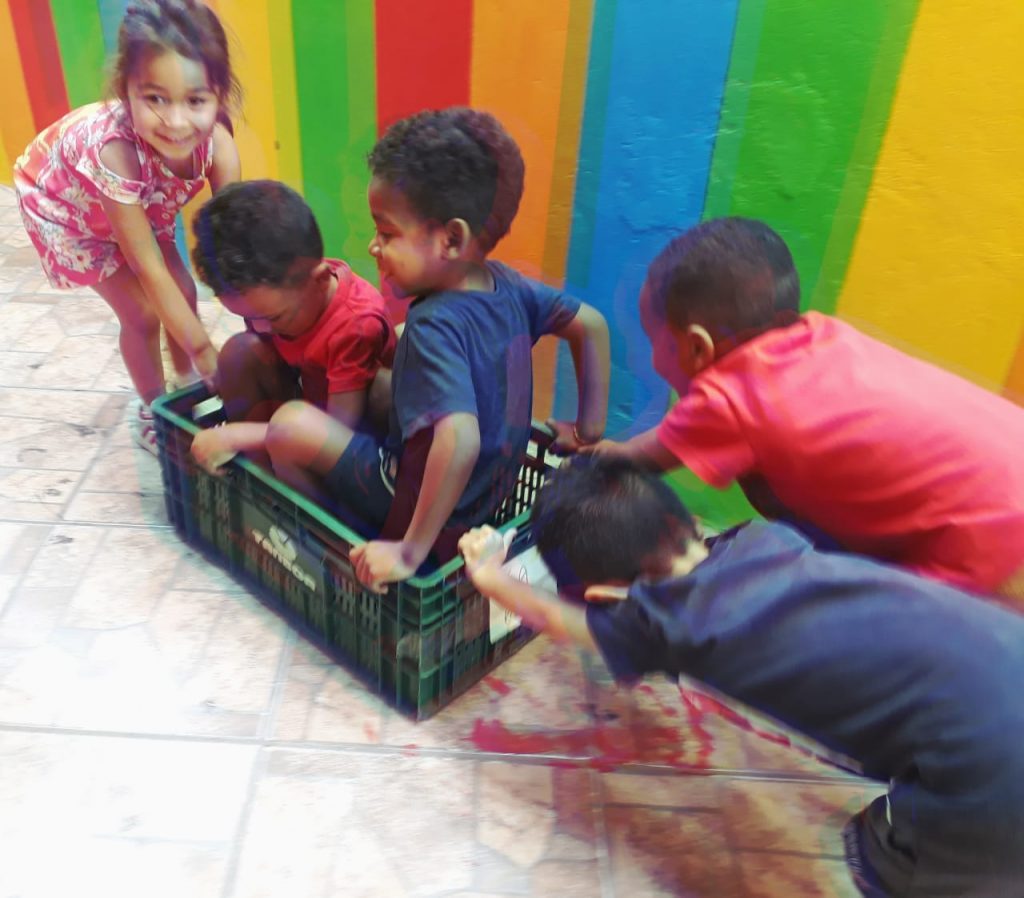 Jogos e brincadeiras educativas na escola